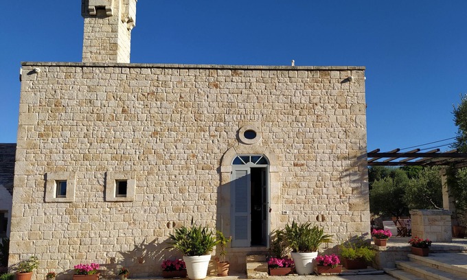L'Assunta House | The Vestal | Elegant and essential nineteenth-century dwelling