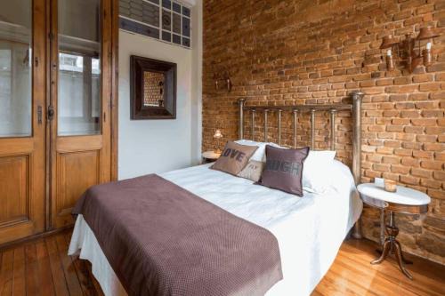 Ciudad Vieja Apartment | The Wall Montevideo [001] Live in The Old Town