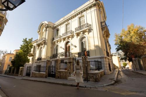 Plaka Apartment | Theion Estate