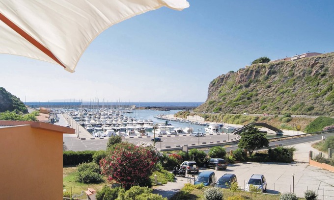 Castelsardo Apartment | This apartment is located in a residential complex in front of the tourist port of Castelsardo, in S