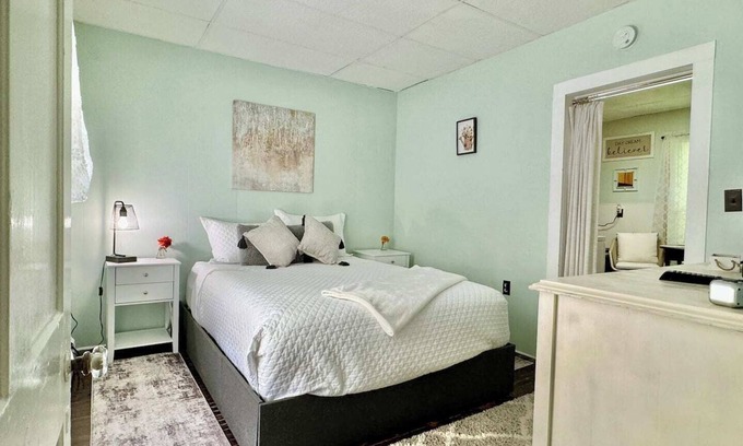 Oneonta Apartment | This apartment is a 1 bedroom(s), 1 bathrooms, located in Oneonta, NY.