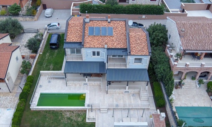 Rojci Apartment | Three-Bedroom Apartment Sunce No.3 with Shared Pool
