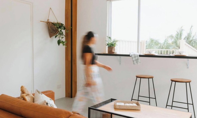 Maroochy River Apartment | Tinarra treetops, a 1 bedroom studio with a fully equipped bathroom and lounge
