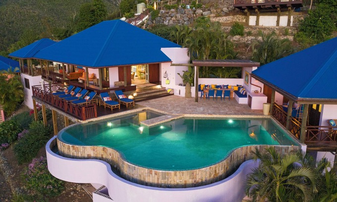 West End Villa | Tingalayo is a private villa for 12 with 270 degree breathtaking views.