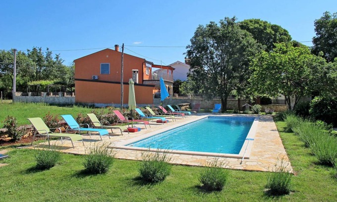 Veleniki Apartment | Tireli with 2 bedrooms and 1.5 bathrooms