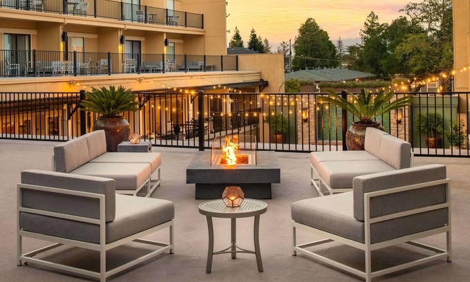 Los Gatos Hotel | Toll House Hotel Los Gatos