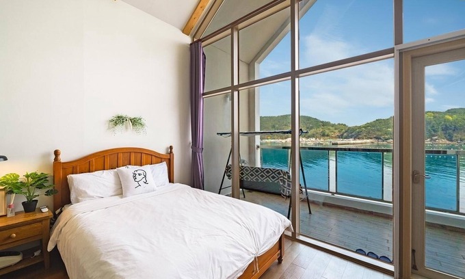 Tongyeong House | Tongyeong Maremio Oceanview Pension