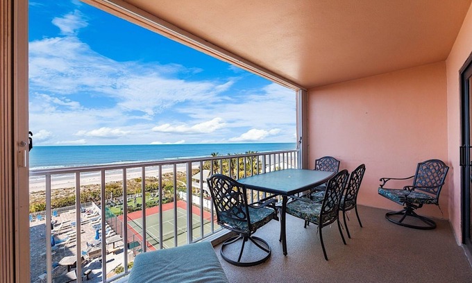 Indian Rocks Beach Condo | TOP FLOOR Direct Ocean Views 10% Dscnt wk - New External Amenities Lux Vacation!