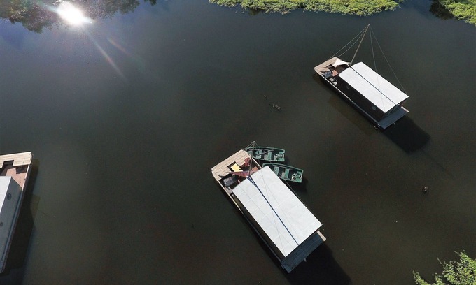 Digoin Boat Rental | Toue cabanée spa