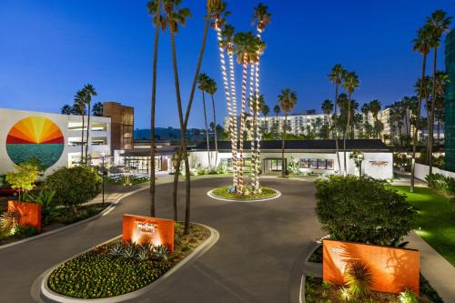 Mission Valley West Hotel | Town and Country San Diego