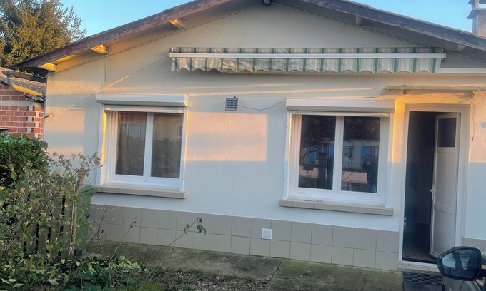 Lavardac House | Town house with garden Pets welcome