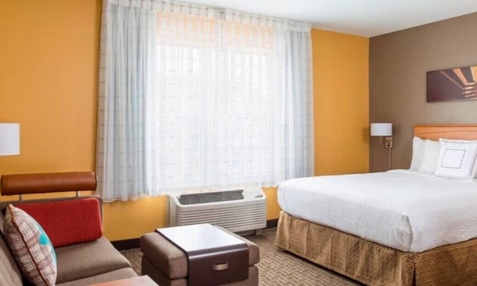 North Mountain Hotel | TownePlace Suites By Marriott Phoenix North