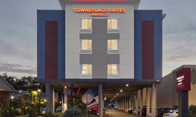 Fairoaks Manhattan Manor Hotel | TownePlace Suites by Marriott Tampa South