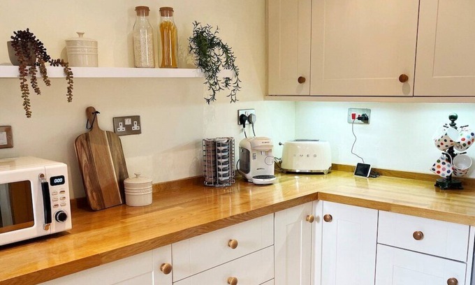 Stratford-upon-Avon House | Traditional 2 bedroom Cottage