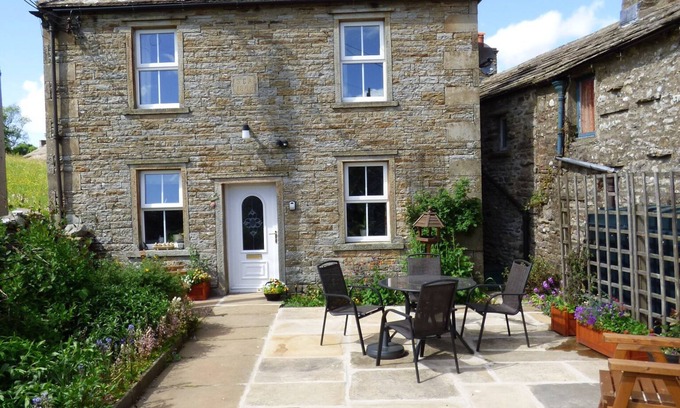 Keld Cottage | Traditional Dales Cottage Surrounded By Renowned Hay Meadows And Dry Stone Walls