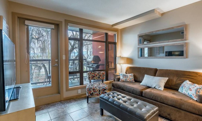 South Pandosy Apartment | Tranquil Apartment Overlooking Creek 244