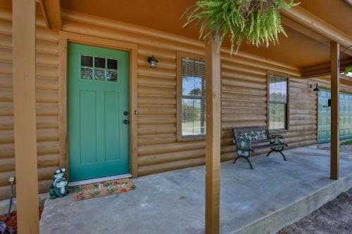 Thackerville House | Tranquil 3-Bedroom Cabin Near Winstar Casino