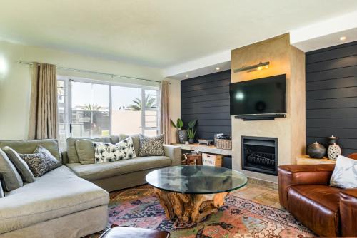 Vineta House | Tranquil Beachside Oasis Your Relaxing Getaway