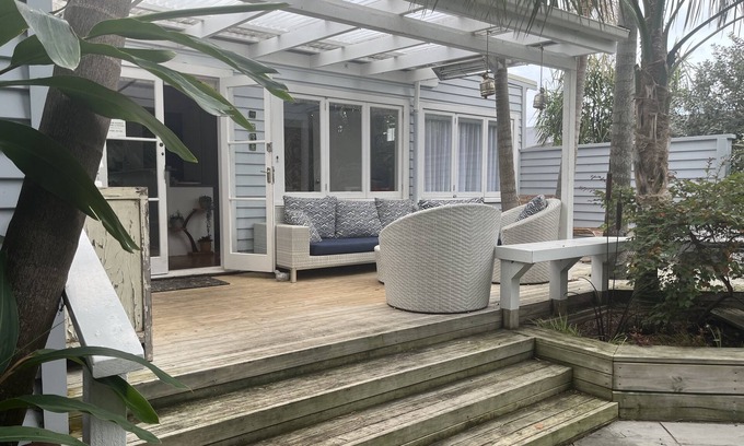 Mount Eden Cottage | Tranquil City Cottage close to Eden Park and CBD