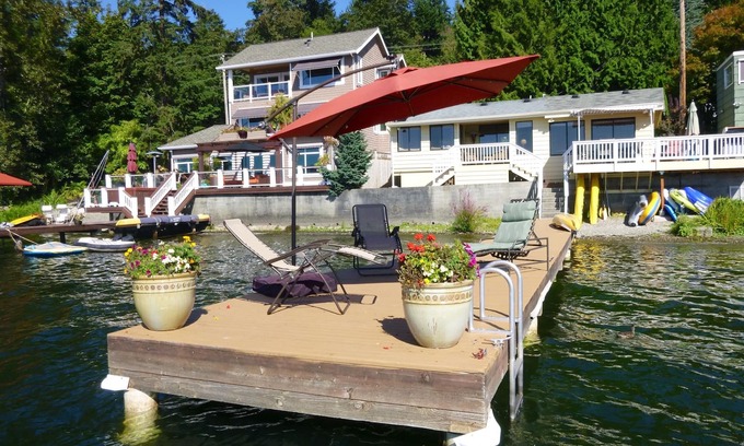 Inglewood Cottage | Tranquil Lake House near Seattle, Issaquah, Redmond
