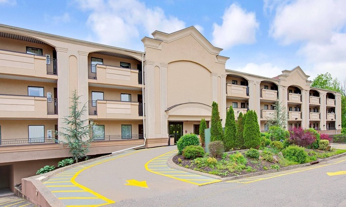 Parsippany Hotel | Travelodge by Wyndham Parsippany