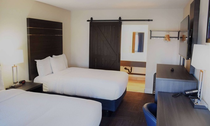 Santa Rosa Hotel | Travelodge by Wyndham Santa Rosa Wine Country