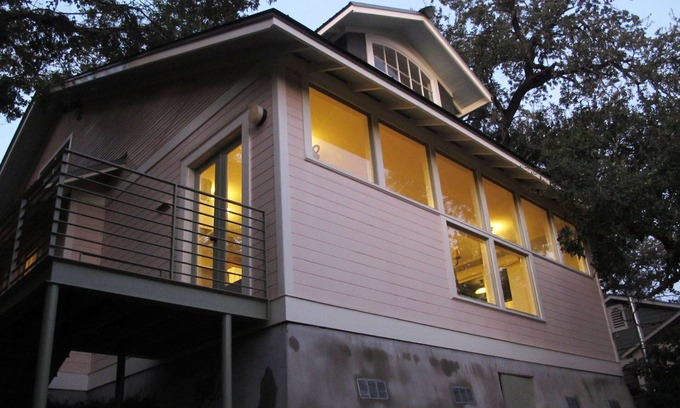 Travis Heights House | Travis Heights Apartment near SoCo, Downtown, Auditorium Shores, and Boardwalk