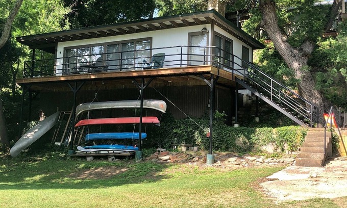 Kerrville Cabin | Treehouse on Guadalupe Rivern Riverfront Cabin