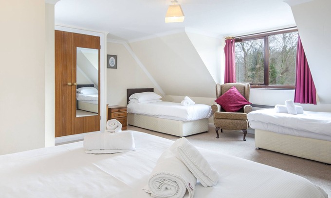 Nevern Hotel | Trewern Arms Hotel