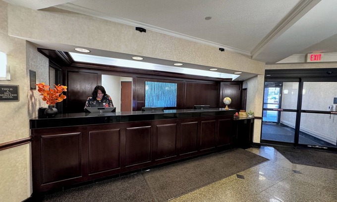 Troy Hotel | Troy Inn & Suites