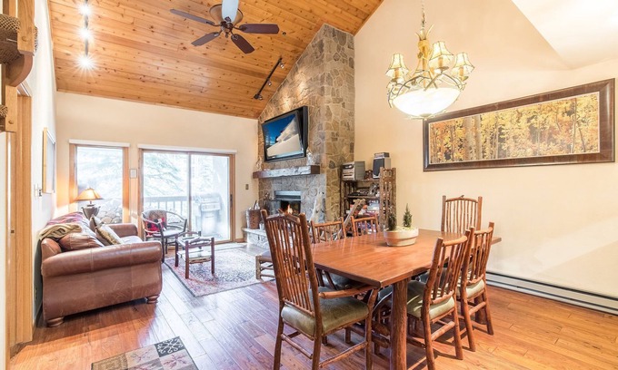 Beaver Creek Condo | TRUE Ski-in/out, walk 2 Village.1364 sf, 2 Kings, 3rd floor units large, BEST .