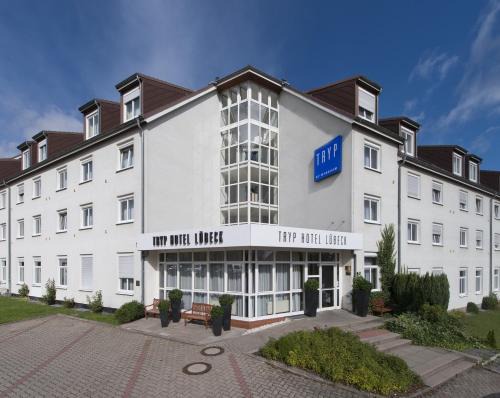 Lubeck City Centre Hotel | Tryp by Wyndham Luebeck Aquamarin