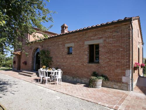 Torre A Castello House | Tuscan Hilltop Farm Stay