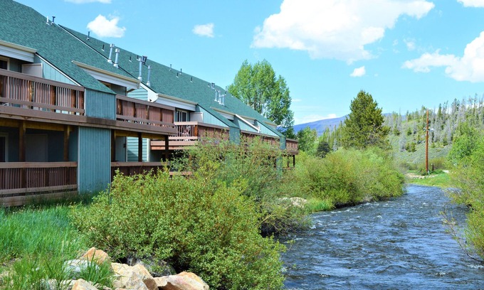 Fraser Condo | Twin Rivers Condominiums by Alderwood Colorado Management