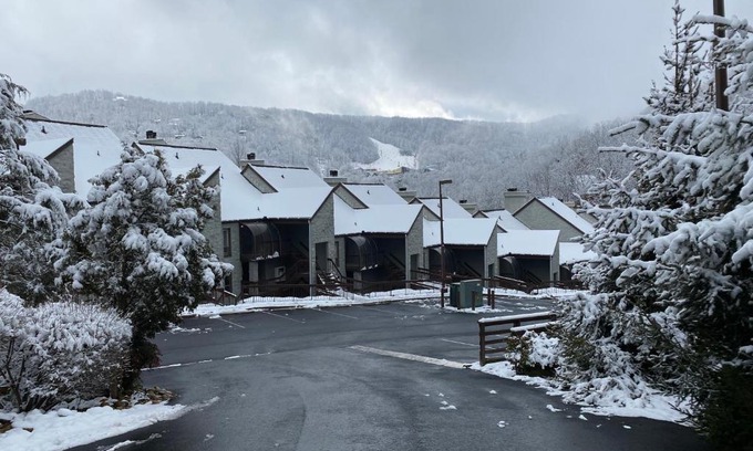 Chalet Village Apartment | Two bedroom mountain condo, 2 minutes from ski resort, pool and clubhouse onsite !