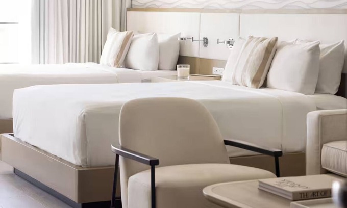 St. Pete Beach Hotel | Ultimate Getaway! Onsite Pool, Rooftop Bar! Close to St. Pete-Clearwater Airport
