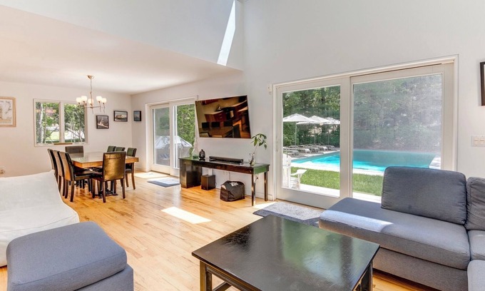 Village of East Hampton House | Unique East Hampton Vacation Oasis !