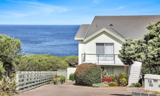 Tura Beach House | Unit 3 18 Surf Circle Tura Beach