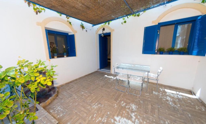 Livadia Apartment | Uno House