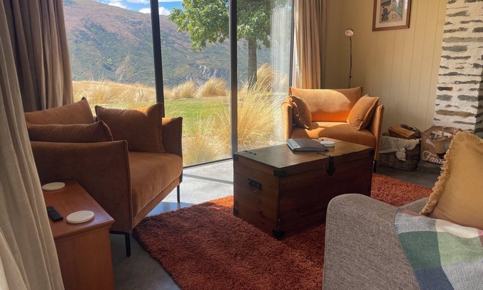 Gibbston Villa | Up in the mountains! Luxury self contained unit.