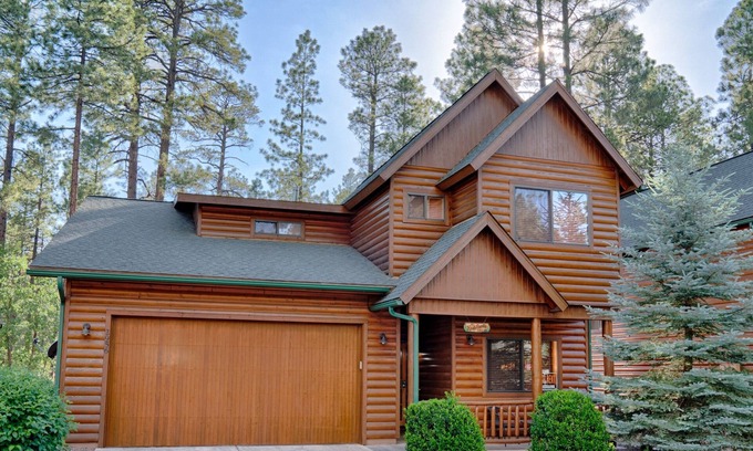 Pinetop Cabin | Updated 5 Bedroom home in gated community of Pinetop Crossings!