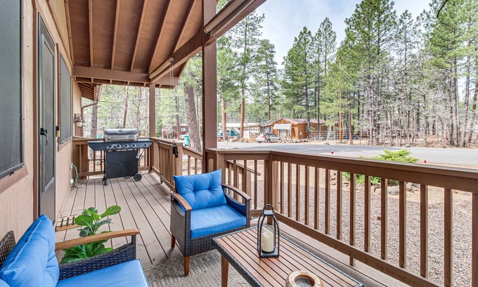 Pinetop Cottage | Updated Deck & Fireside Table: Pinetop Cottage