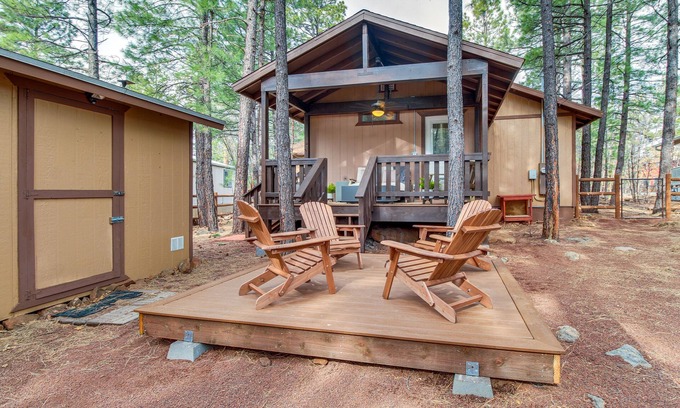 Pinetop Cottage | Updated Deck & Fireside Table: Pinetop Cottage