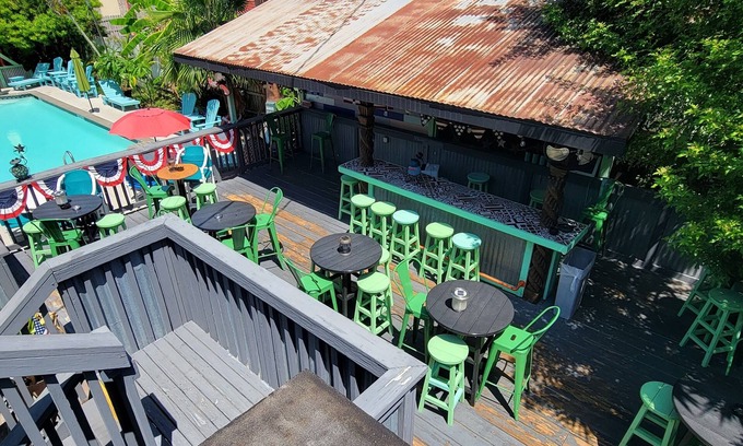 South Padre Island Hotel | Upper Deck Hotel and Bar - Adults Only