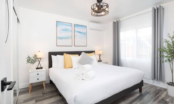 Grant Hill House | Upscale Oasis, Downtown SD, BBQ, Fire Pit & More!