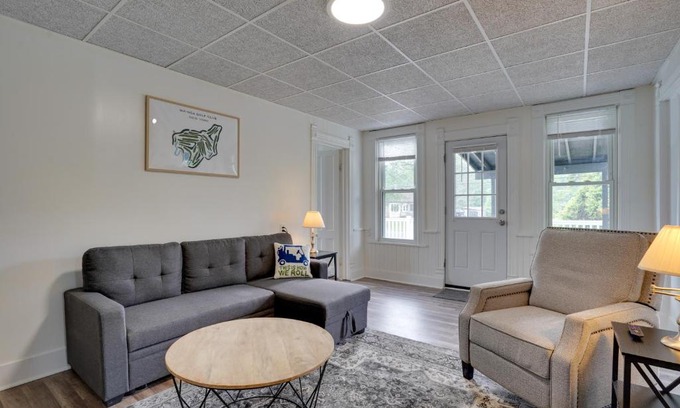 East Syracuse Apartment | Upstate New York Vacation Rental with Hot Tub!
