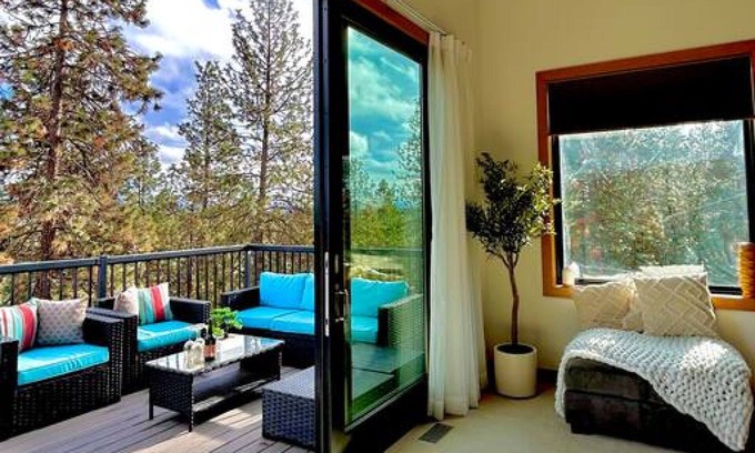 Spokane House | Urban Forest Modern Retreat with Hot Tub!