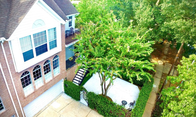 South Central Houston House | UV Air Purification | Medical District | Restaurants | Parks | Kid Friendly