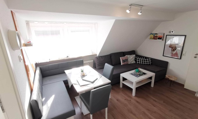 Sudstadt Apartment | Vacation apartment with 3 separate bedrooms! Subway connection! Free WLAN