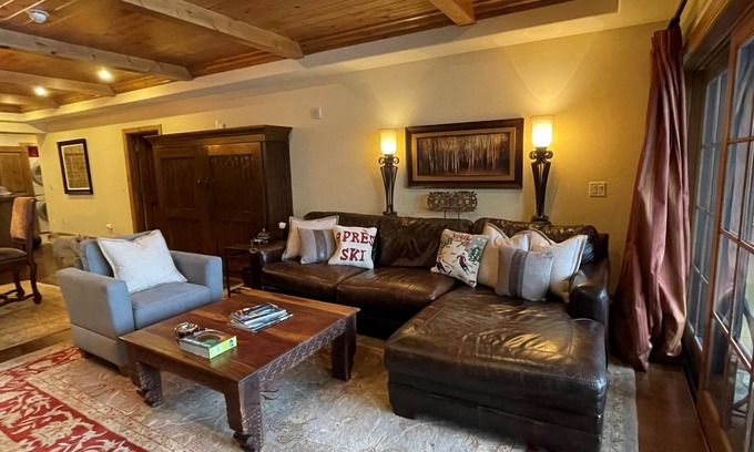 Vail Condo | Vail Village Luxury Condo-Private Hot Tub, Mountain Views and Walk to Lifts!